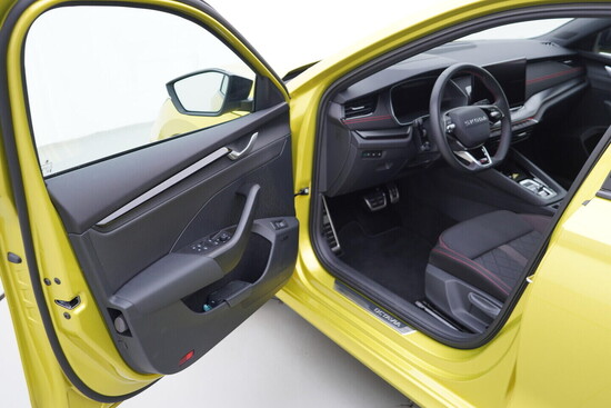 ŠKODA OCTAVIA RS 2.0 TSI 195 kW automat, DPH_4