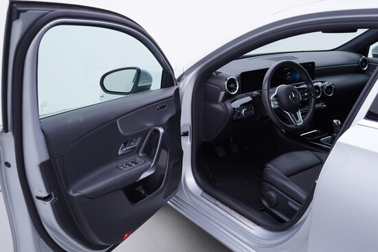 MERCEDES-BENZ TŘÍDA A  1.3 A200 120 kW manuál_4