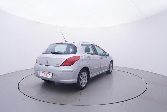 PEUGEOT 308 1.6 VTi 88 kW manuál_3