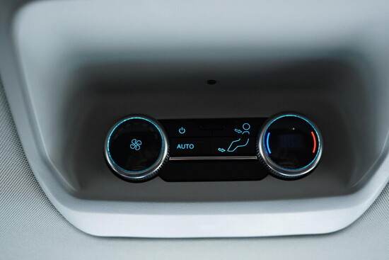 FORD TOURNEO CUSTOM Titanium 2.0 TDI 125 kW automat, DPH_5