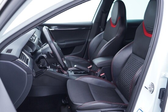 ŠKODA OCTAVIA RS 2.0 TDI 135 kW automat_5
