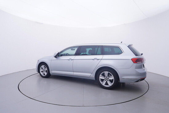 VOLKSWAGEN PASSAT Elegance 2.0 TDI 110 kW automat, DPH_2