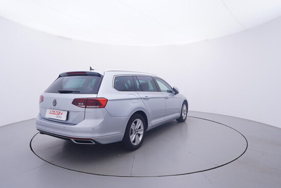VOLKSWAGEN PASSAT Elegance 2.0 TDI 110 kW automat, DPH_3