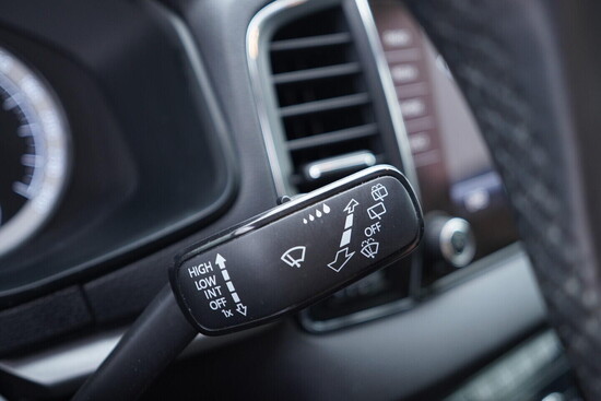 ŠKODA KAROQ Ambition Plus 1.5 TSI 110 kW automat_5