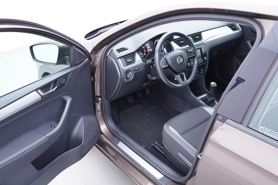 ŠKODA RAPID  1.0 TSI 70 kW manuál_4