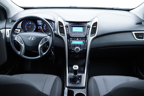 HYUNDAI I30  1.6 CRDi 81 kW manuál_5