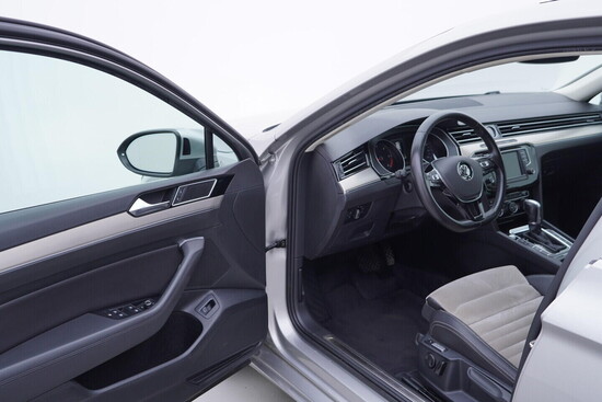 VOLKSWAGEN PASSAT Highline 2.0 TDI 140 kW automat_4