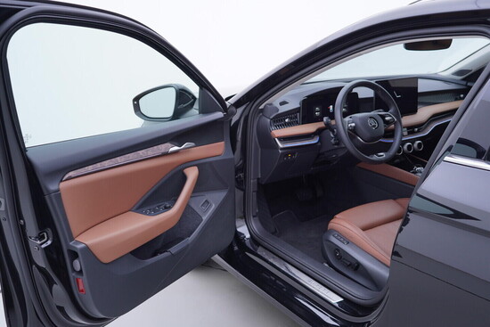 ŠKODA SUPERB L&K 2.0 TDI 110 kW automat, DPH_4