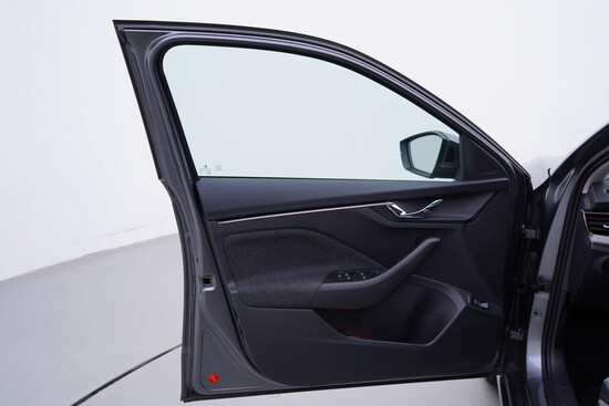 ŠKODA SCALA Top Selection 1.0 TSI 85 kW automat, DPH_4