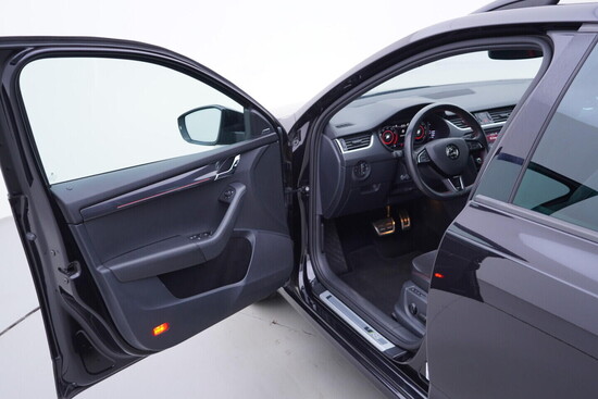 ŠKODA OCTAVIA RS 2.0 TSI 180 kW automat_4