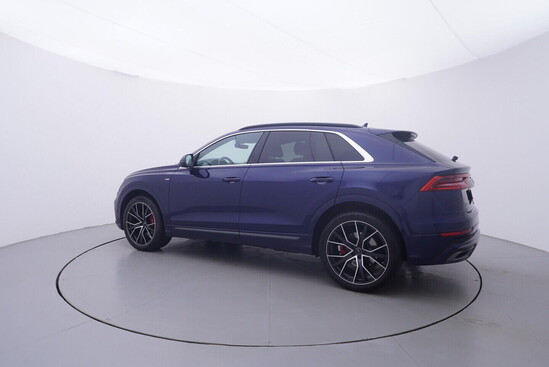 AUDI Q8 S-line 3.0 210 kW automat, DPH_2
