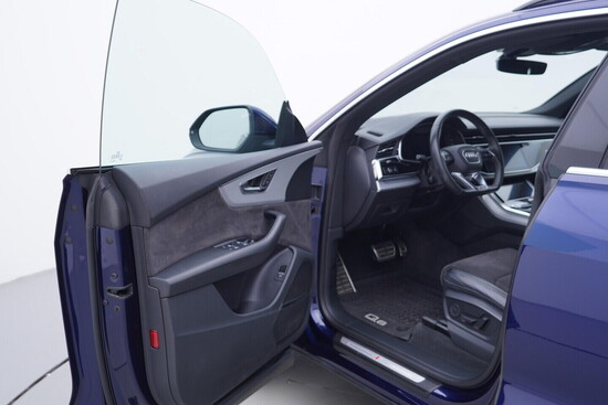 AUDI Q8 S-line 3.0 210 kW automat, DPH_4