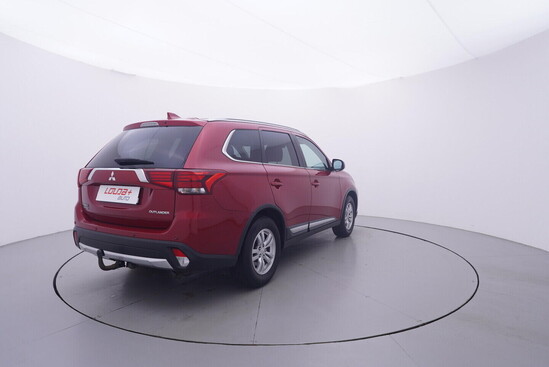MITSUBISHI OUTLANDER  2.0 Mivec 110 kW manuál_3