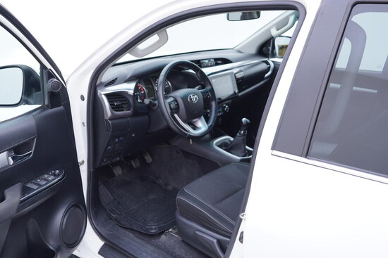 TOYOTA HILUX Active 2.4 D-4D 110 kW manuál, DPH_4