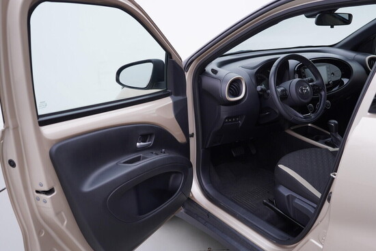 TOYOTA AYGO X Style 1.0  53 kW automat, DPH_4