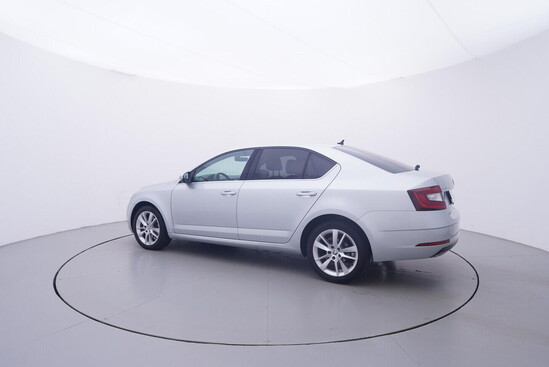 ŠKODA OCTAVIA 2.0 TDI 110 kW automat_2