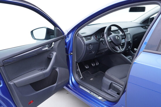 ŠKODA OCTAVIA Trumf 1.4 TSI 110 kW manuál_4