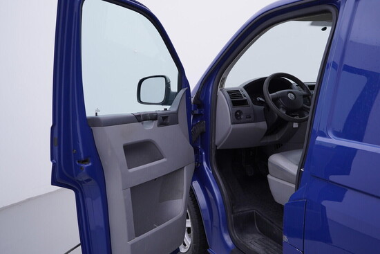 VOLKSWAGEN TRANSPORTER - SKŘÍŇOVÝ VŮZ   1.9 TDI 62 kW manuál_4