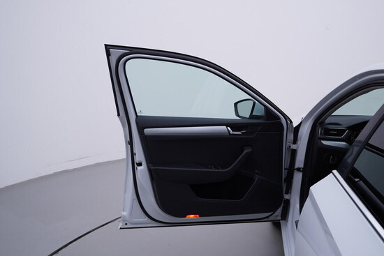 ŠKODA SUPERB Ambition 2.0 TDI 110 kW manuál_4