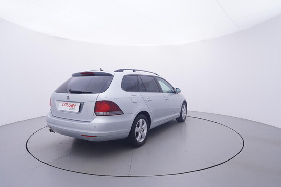 VOLKSWAGEN GOLF VARIANT  1.6 TDI 77 kW manuál_3