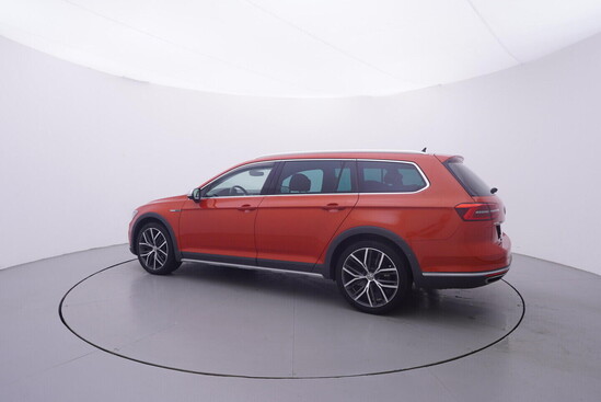 VOLKSWAGEN PASSAT Highline 2.0 TDI 176 kW automat, DPH_2