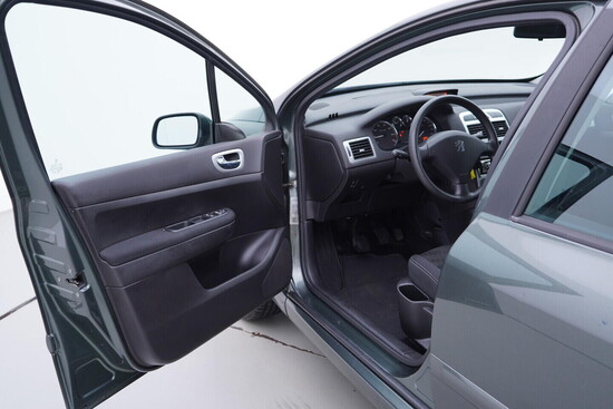 PEUGEOT 307  1.4 1.4 65 kW manuál_4