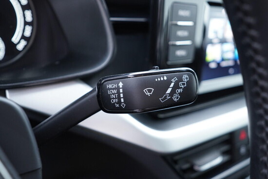 ŠKODA KAMIQ Ambiente 1.5 TSI 110 kW manuál_5