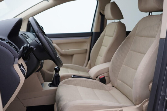 VOLKSWAGEN TOURAN Comfortline 1.6 TDI 77 kW manuál_5