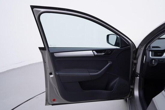 ŠKODA RAPID  1.0 TSI 70 kW manuál_4