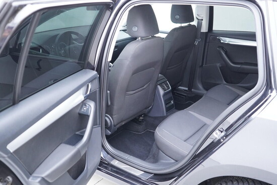 ŠKODA OCTAVIA Ambition 1.6 TDI 85 kW manuál_5