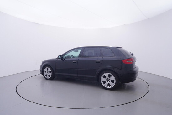 AUDI A3  2.0 TDI 103 kW manuál_2