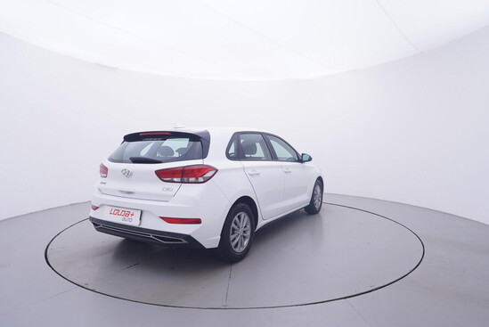 HYUNDAI I30 Comfort 1.5 81 kW manuál_3