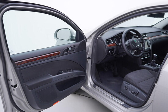 ŠKODA SUPERB 2.0 TDI 103 kW manuál_4