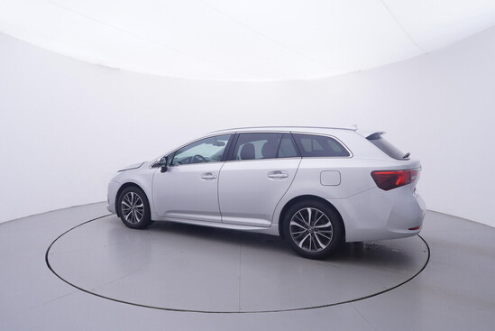 TOYOTA AVENSIS  2.0 D4 105 kW manuál_2