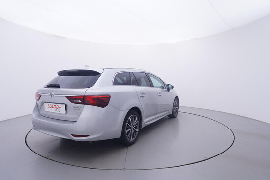 TOYOTA AVENSIS  2.0 D4 105 kW manuál_3