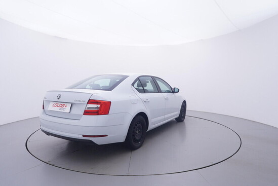 ŠKODA OCTAVIA Ambition 1.5 TSI 110 kW manuál_3