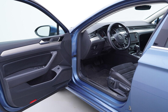 VOLKSWAGEN PASSAT R-Line 2.0 TDI 110 kW automat, DPH_4