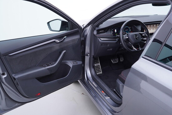 ŠKODA OCTAVIA RS 2.0 TSI 180 kW automat, DPH_4