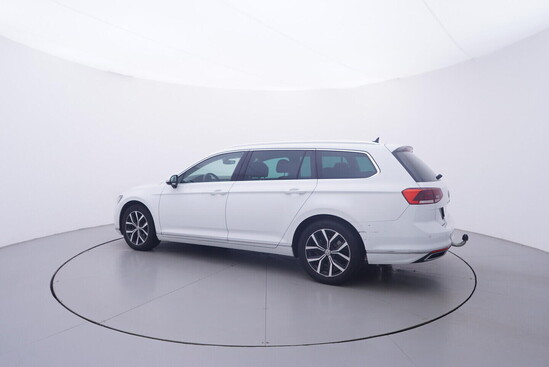 VOLKSWAGEN PASSAT Elegance 2.0 TDI 110 kW manuál, DPH_2
