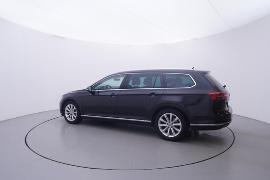 VOLKSWAGEN PASSAT Comfortline  2.0 TDI 140 kW automat_2