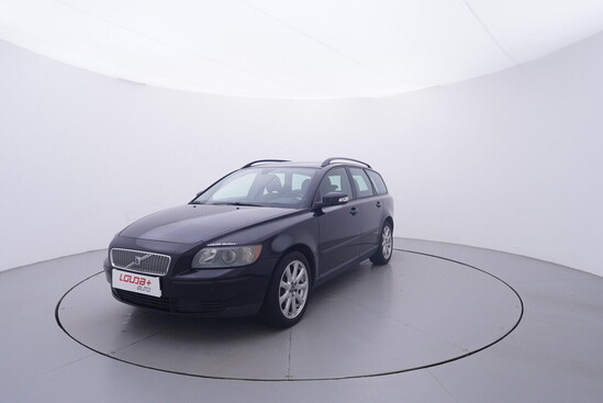 VOLVO V50  2.4 D5 132 kW manuál_1