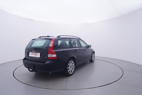 VOLVO V50  2.4 D5 132 kW manuál_3