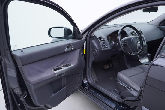 VOLVO V50  2.4 D5 132 kW manuál_4