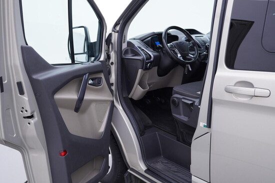 FORD TOURNEO CUSTOM  2.0 TDCi 96 kW manuál_4