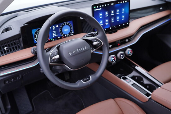 ŠKODA SUPERB L&K 2.0 TDI 142 kW automat, DPH_5