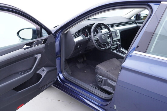 VOLKSWAGEN PASSAT  2.0 TDI 140 kW automat_4