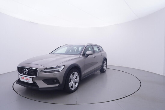VOLVO V60 CrossCountry 2.0 D4 145 kW automat_1