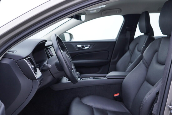 VOLVO V60 CrossCountry 2.0 D4 145 kW automat_5