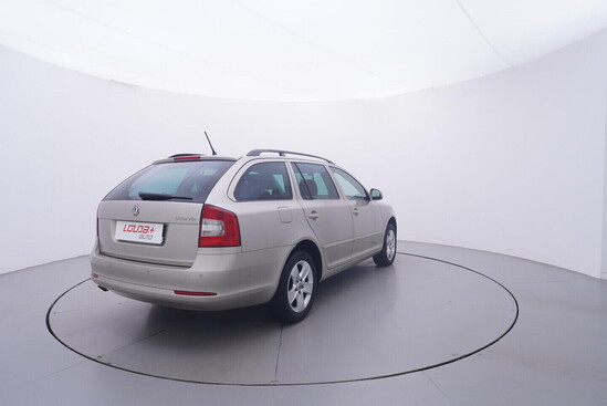 ŠKODA OCTAVIA Elegance 2.0 TDI 103 kW manuál_3