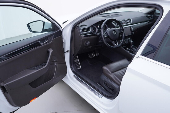ŠKODA SUPERB L&K 2.0 TDI 140 kW automat_4